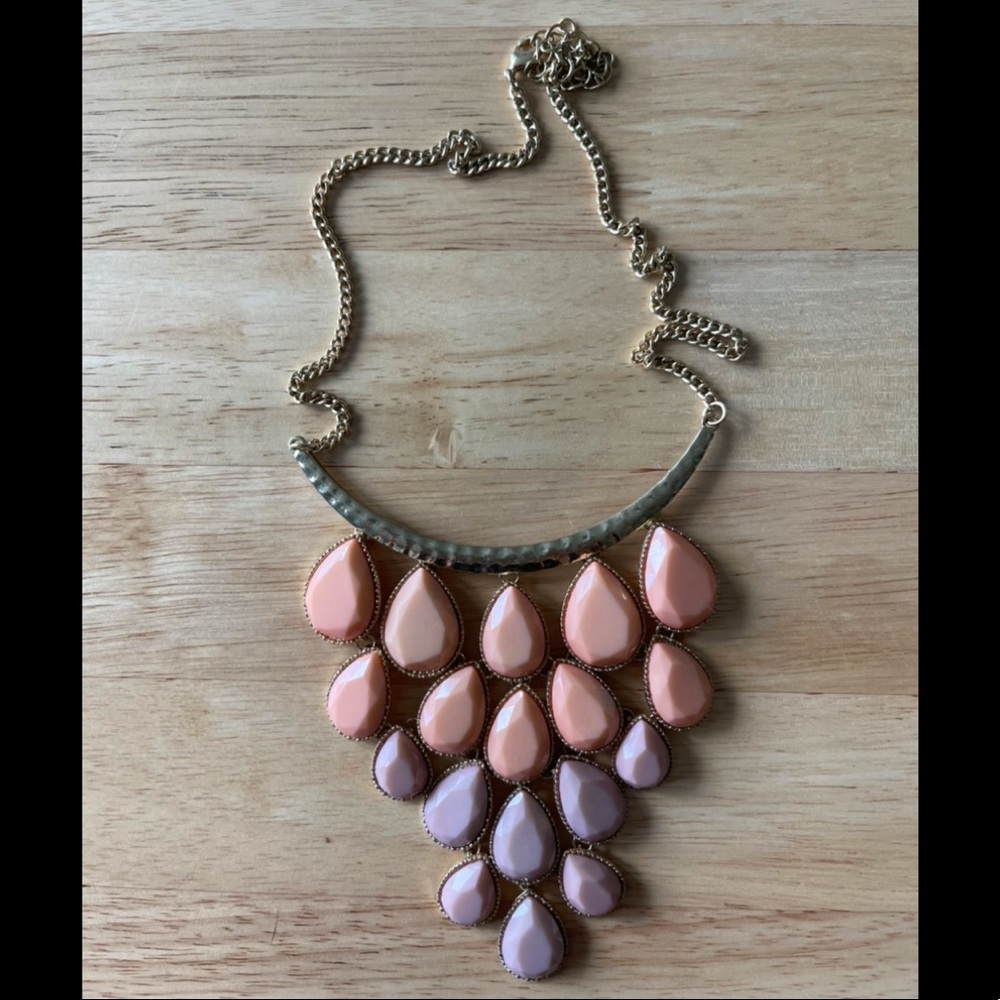 Drop statement necklace